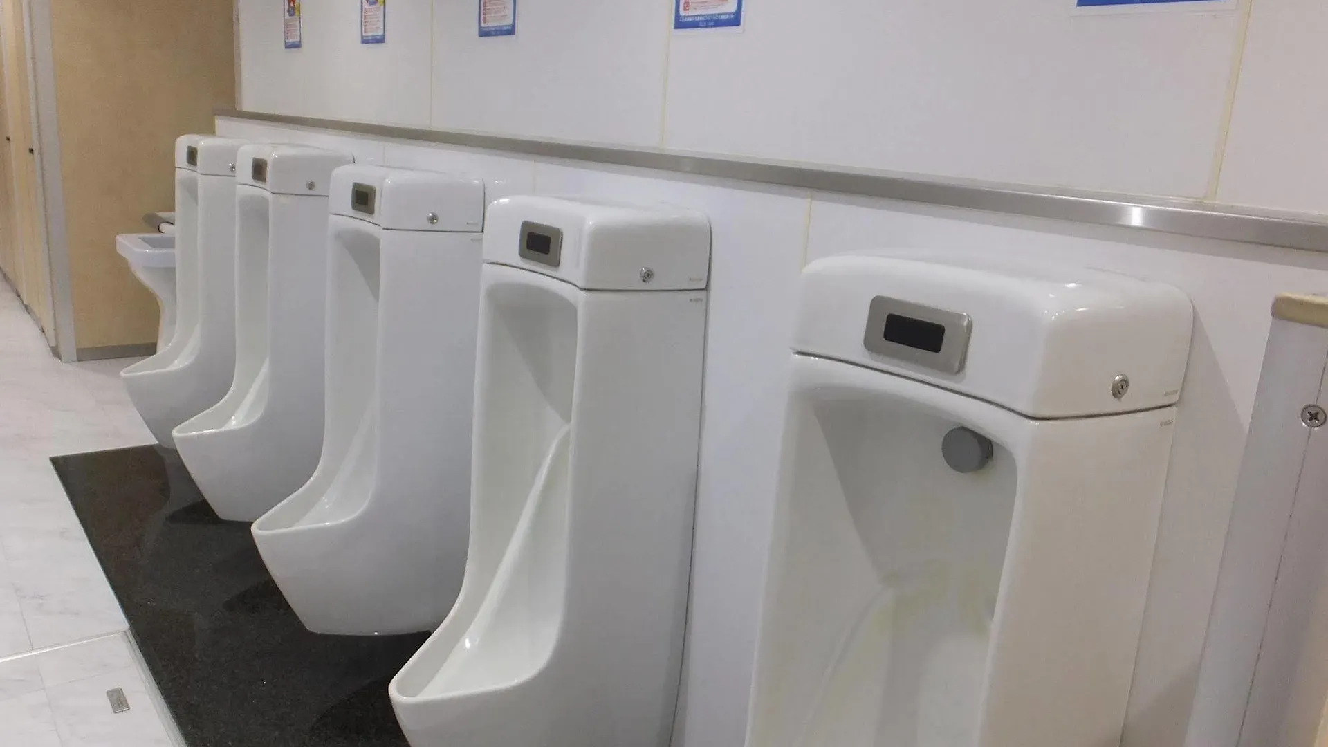 Wellbe Sakae Hotel Nagoya Capsule hotel
